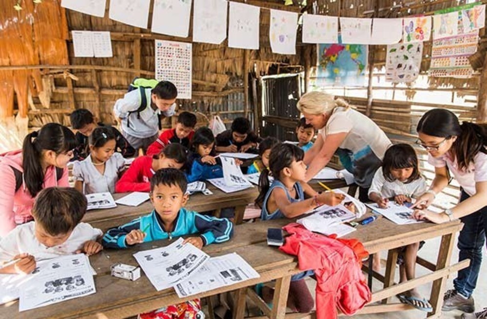 Các hoạt động tình nguyện khi đi du lịch.