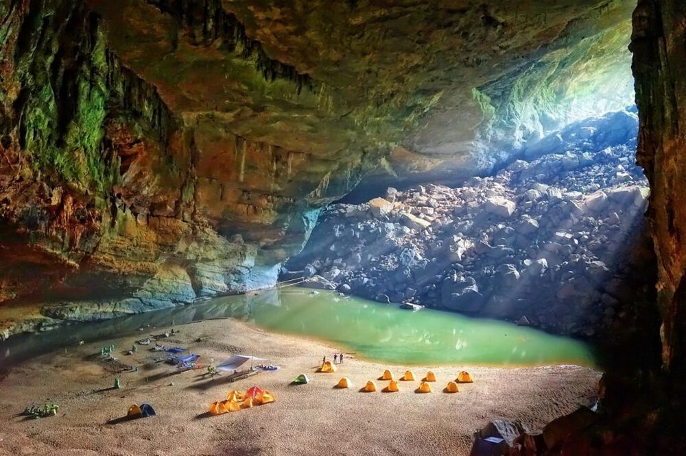 Khám phá hang Sơn Đoòng Cuộc phiêu lưu vào lòng đất