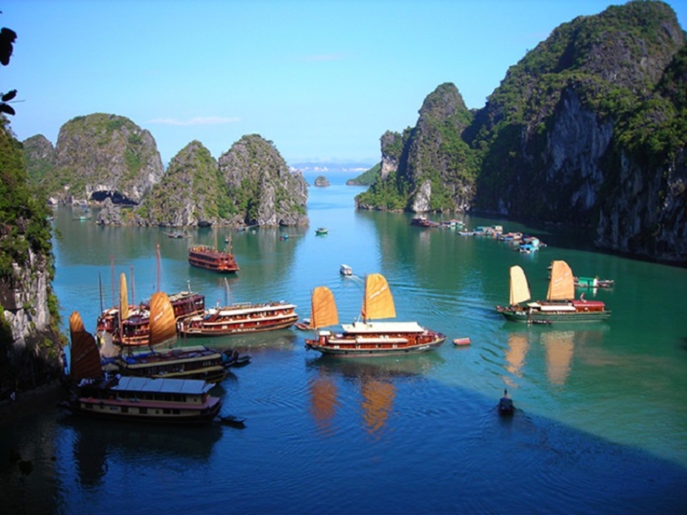 Khám phá vẻ đẹp hùng vĩ của Vịnh Lan Hạ