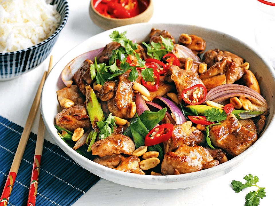 Gà Kung Pao – món ăn Trung Quốc phổ biến với hương vị cay nhẹ và đậm đà