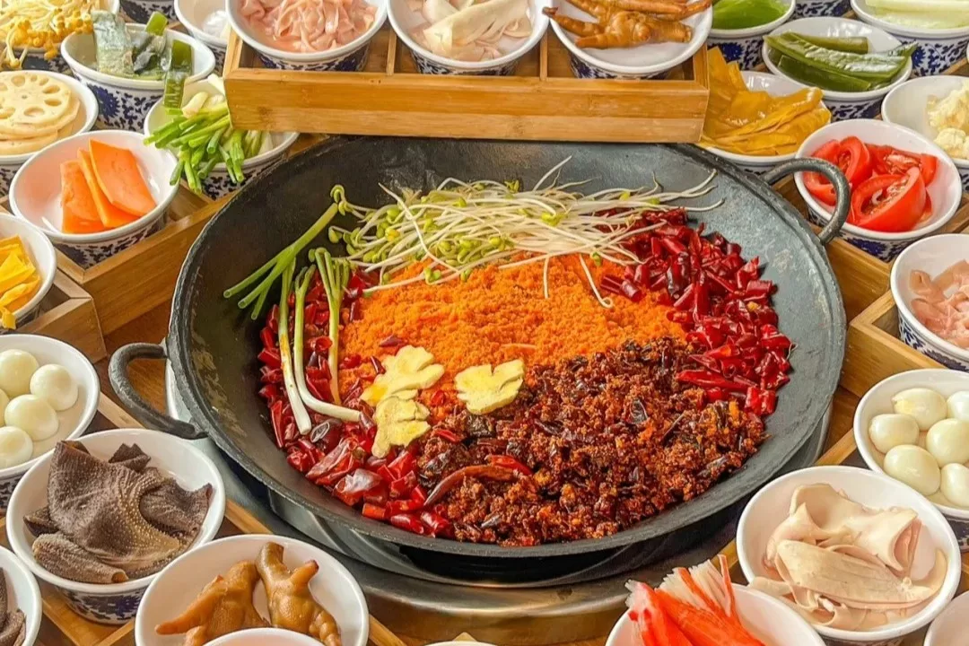 Lẩu Tứ Xuyên cay tê đặc trưng của món ăn Trung Quốc vùng Tứ Xuyên.