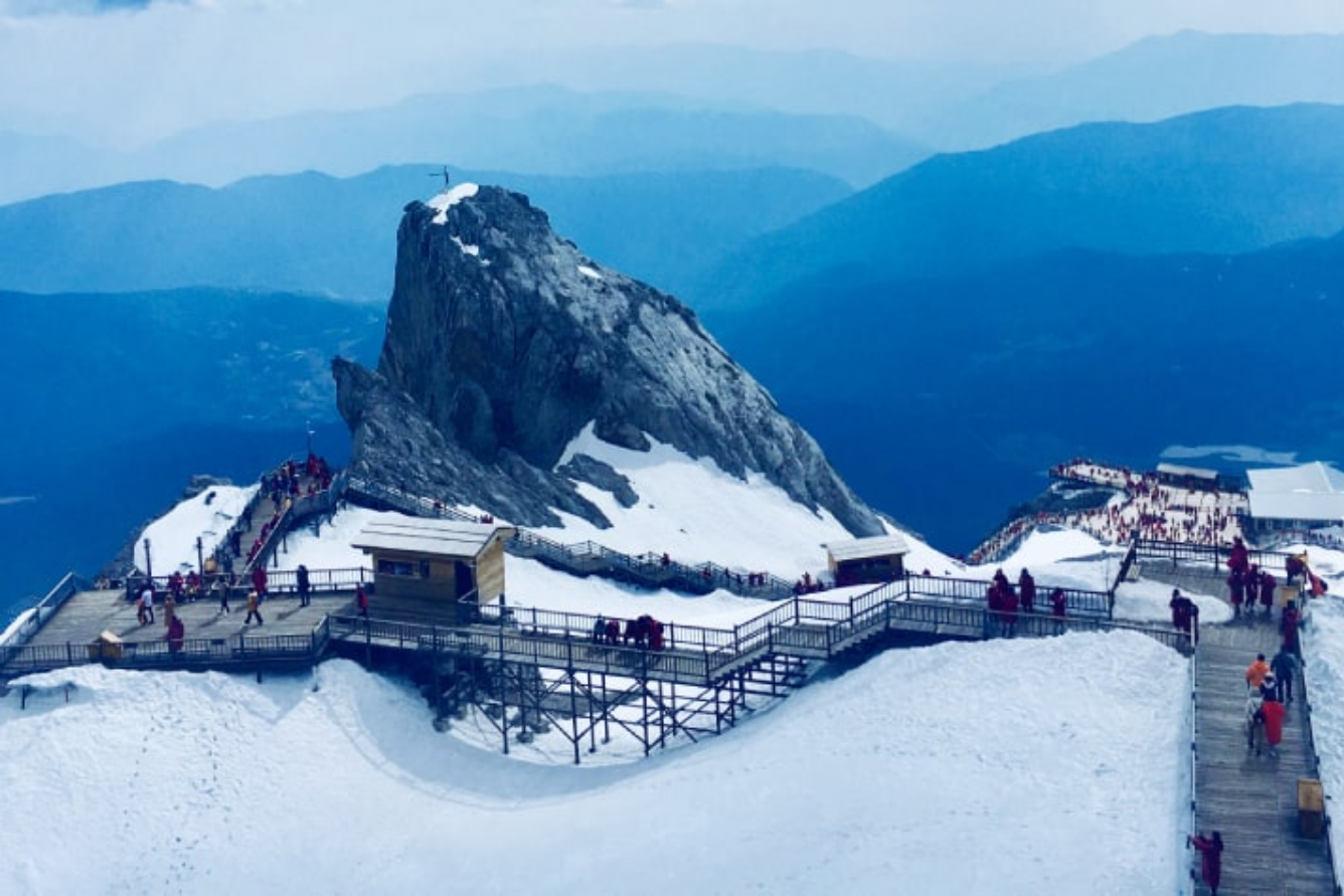 Ngắm tuyết Trung Quốc ở Lệ Giang và Shangri-La mùa đông