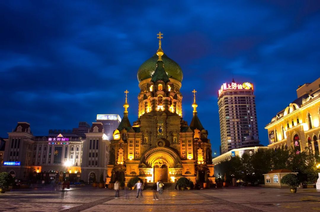Toàn cảnh nhà thờ Saint Sophia Cáp Nhĩ Tân giữa trung tâm Cáp Nhĩ Tân