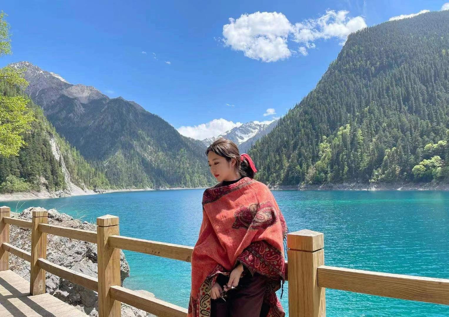 Vẻ đẹp thiên nhiên hùng vĩ của Cửu Trại Câu Trung Quốc – thiên đường hạ giới