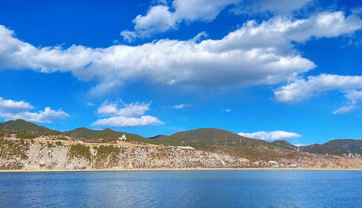 Hồ Napa yên bình giữa cao nguyên Shangrila