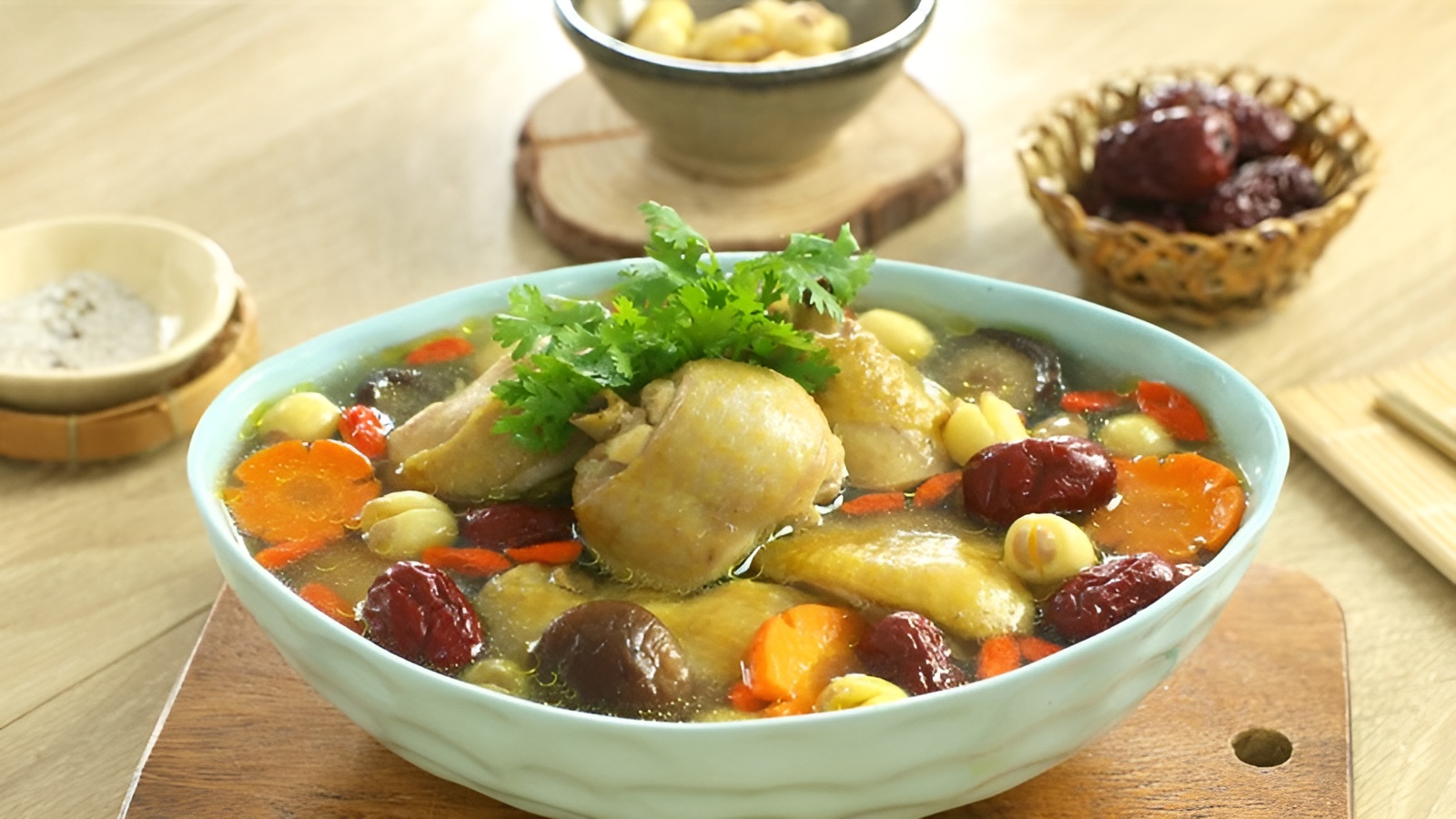 Món hầm nóng giúp giữ ấm cơ thể trong mùa đông Cáp Nhĩ Tân